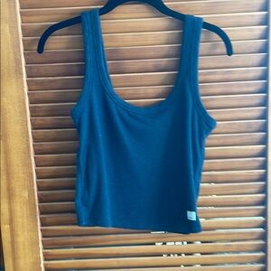 Vuori Black Fitted Crop Tank Top